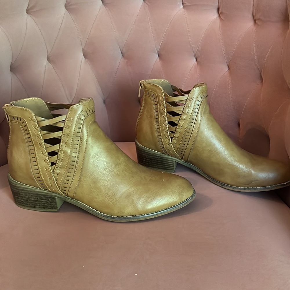 Booties - Picture 5 of 7
